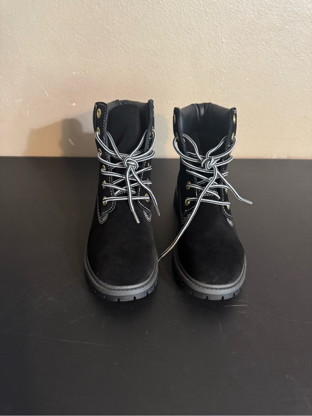 Cape Robbin, Black Suede, Women’s Size 7, Padded Collar Ankle Boots. New.
